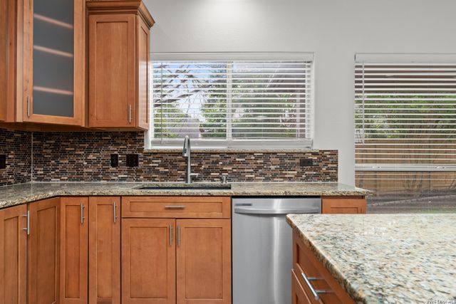 17 NIKITA, San Antonio, TX 78248