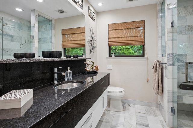 711 Monssen Parkway, Dallas, TX 75224