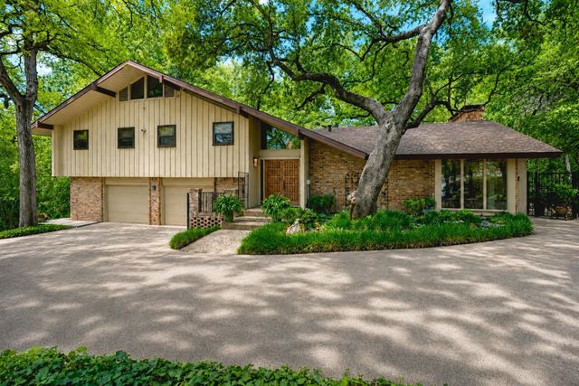 711 Monssen Parkway, Dallas, TX 75224