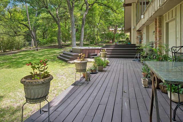 711 Monssen Parkway, Dallas, TX 75224
