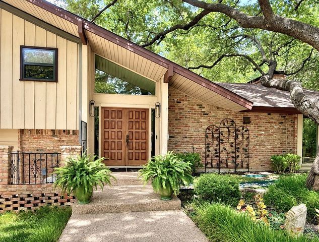 711 Monssen Parkway, Dallas, TX 75224