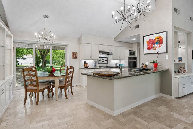711 Monssen Parkway, Dallas, TX 75224