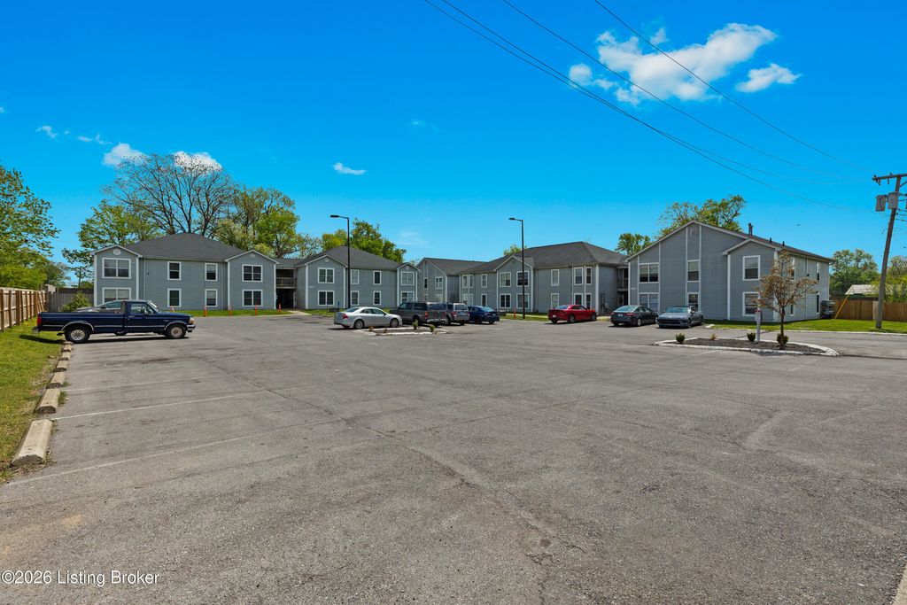 2430 McKindree Ct, Louisville, KY 40211