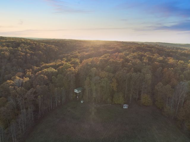 7422 Indian Creek Rd, Mc Ewen, TN 37101