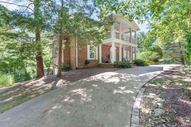 7422 Indian Creek Rd, Mc Ewen, TN 37101