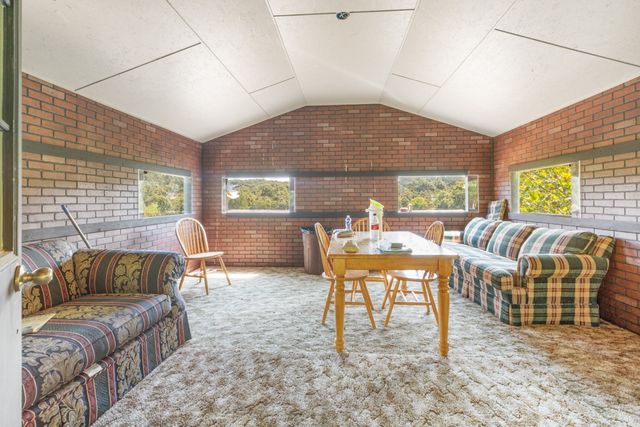 7422 Indian Creek Rd, Mc Ewen, TN 37101