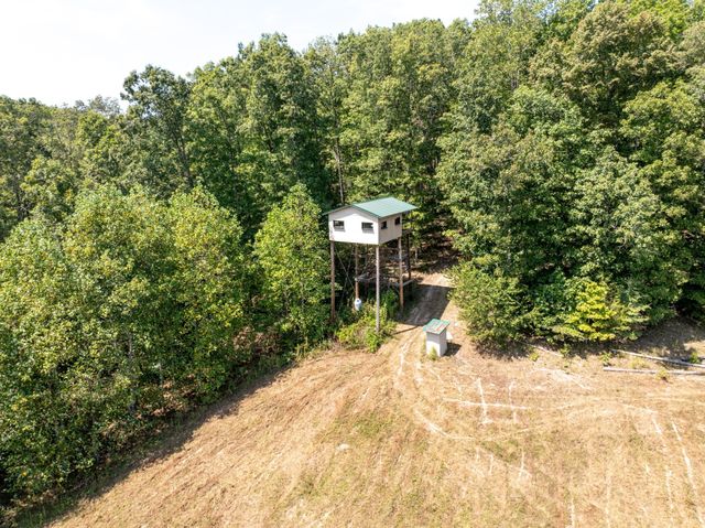 7422 Indian Creek Rd, Mc Ewen, TN 37101