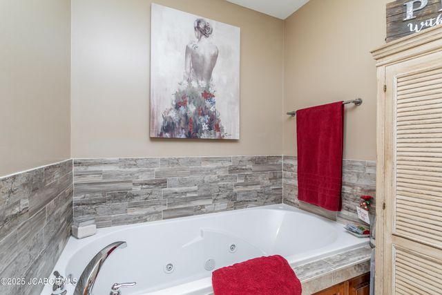 804 ROCK HILL COURT, Jefferson City, MO 65109