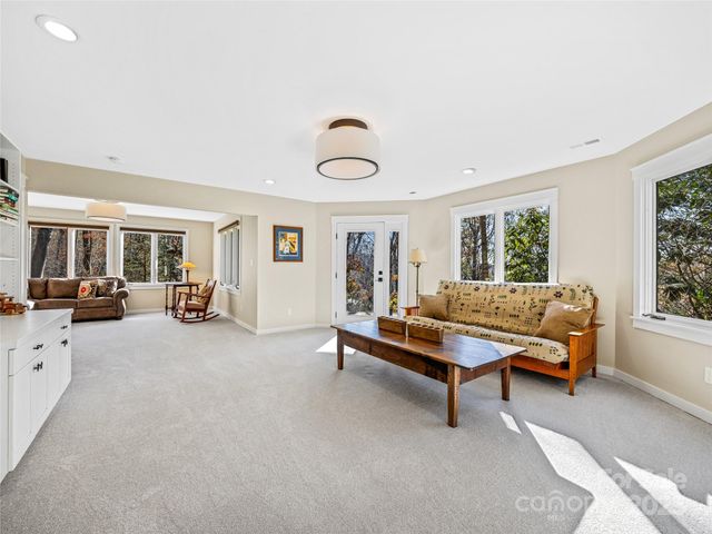 339 Beaverdam Road, Asheville, NC 28804