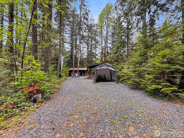 47 Wilderness Way, Deming, WA 98244