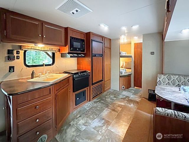 47 Wilderness Way, Deming, WA 98244