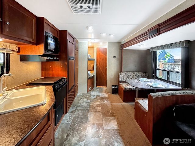 47 Wilderness Way, Deming, WA 98244