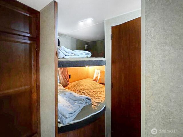 47 Wilderness Way, Deming, WA 98244