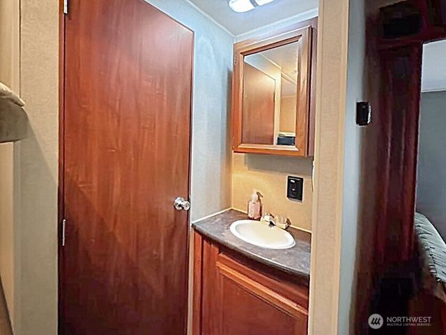 47 Wilderness Way, Deming, WA 98244