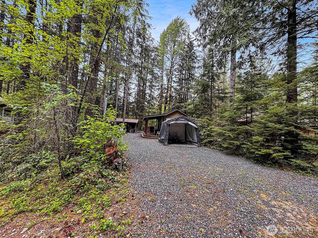 47 Wilderness Way, Deming, WA 98244
