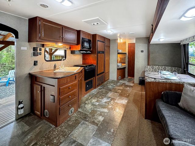 47 Wilderness Way, Deming, WA 98244