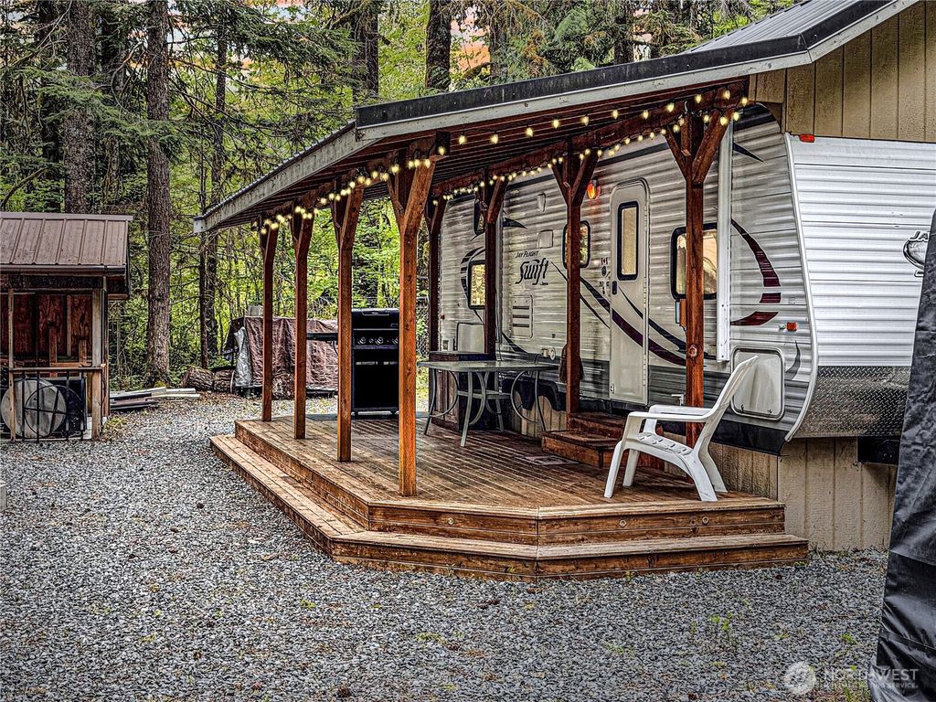 47 Wilderness Way, Deming, WA 98244