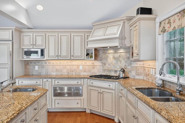 10 Brian Way, Harwich, MA 02645