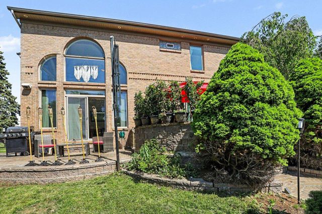 38035 Pointe Rosa Street, Harrison Twp, MI 48045