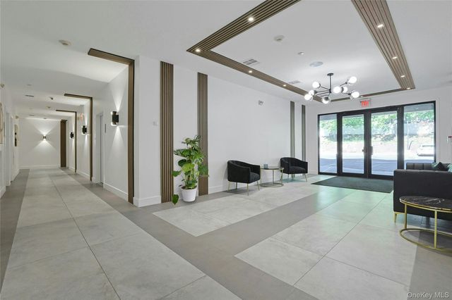 962 S Route 9W 305, Congers, NY 10920