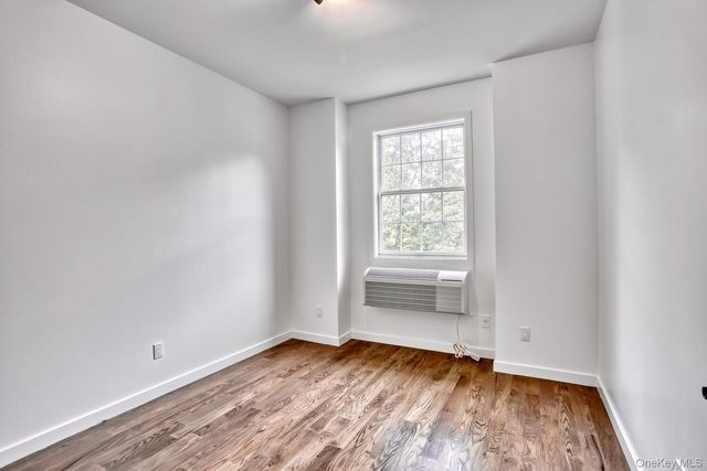 962 S Route 9W 305, Congers, NY 10920