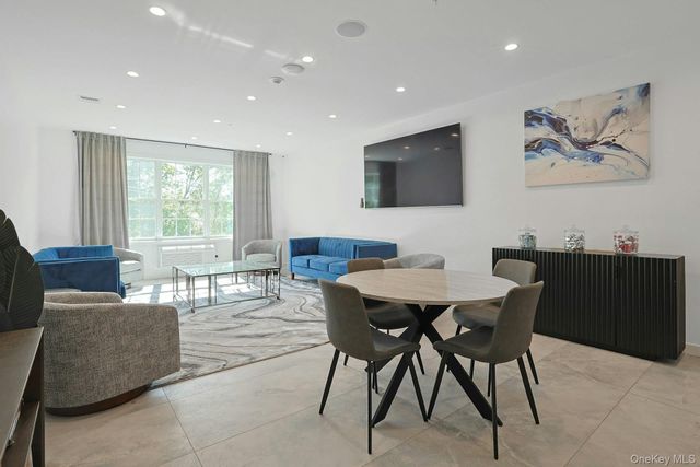 962 S Route 9W 305, Congers, NY 10920