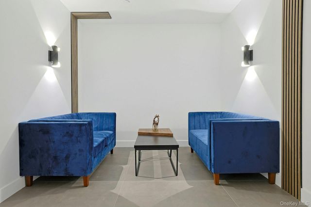 962 S Route 9W 305, Congers, NY 10920