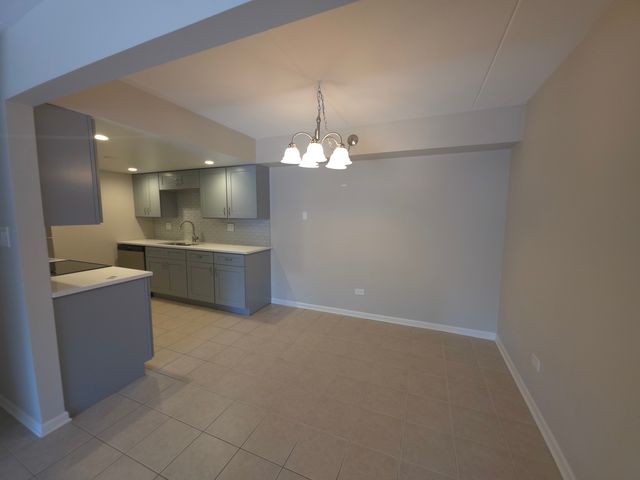 1674 KIOWA Circle 101, Naperville, IL 60565