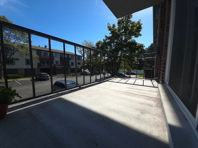 1674 KIOWA Circle 101, Naperville, IL 60565