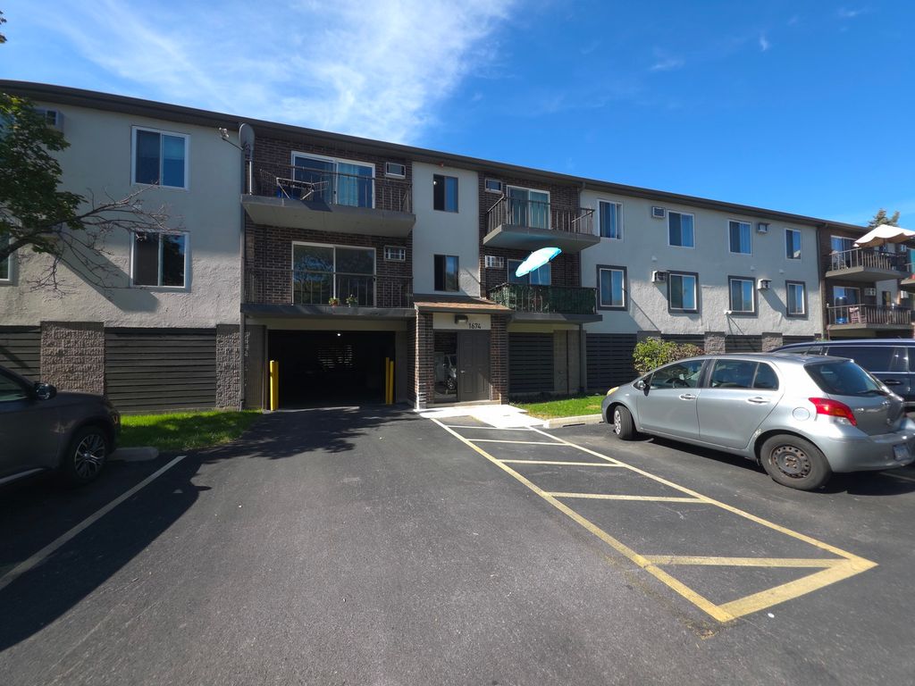1674 KIOWA Circle 101, Naperville, IL 60565