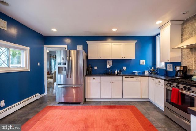 39 E 2ND AVE, Runnemede, NJ 08078