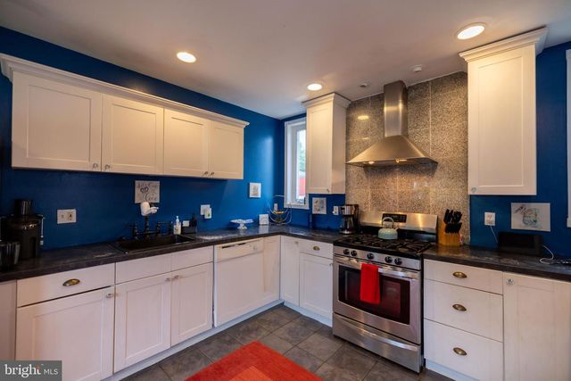 39 E 2ND AVE, Runnemede, NJ 08078