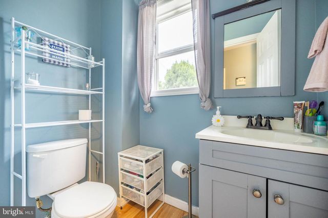 39 E 2ND AVE, Runnemede, NJ 08078