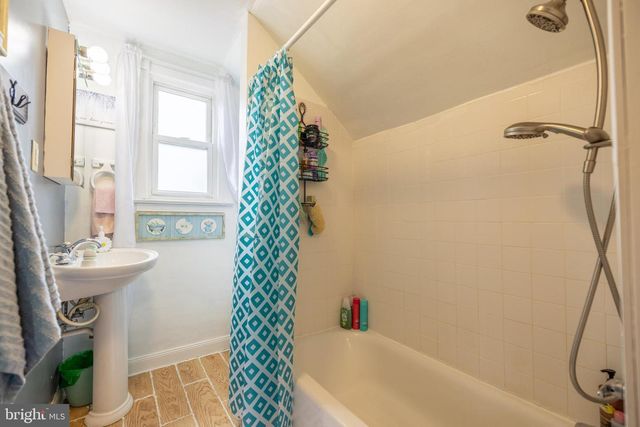 39 E 2ND AVE, Runnemede, NJ 08078