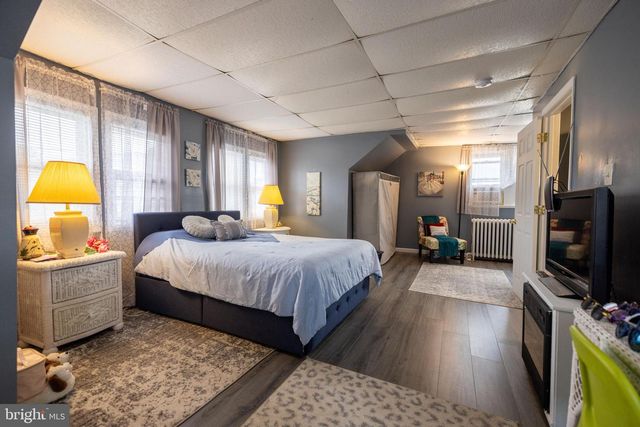 39 E 2ND AVE, Runnemede, NJ 08078