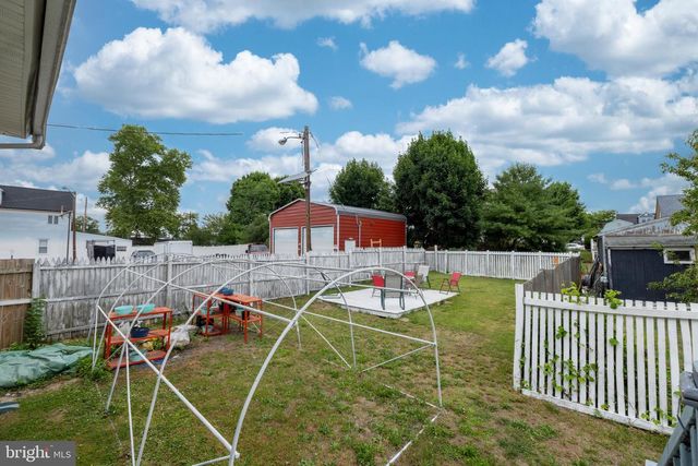 39 E 2ND AVE, Runnemede, NJ 08078