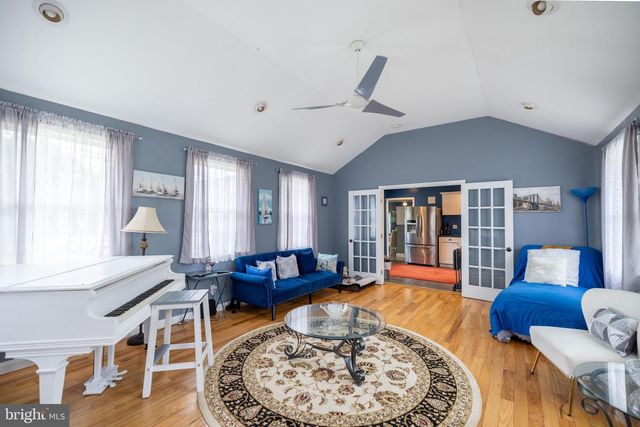 39 E 2ND AVE, Runnemede, NJ 08078