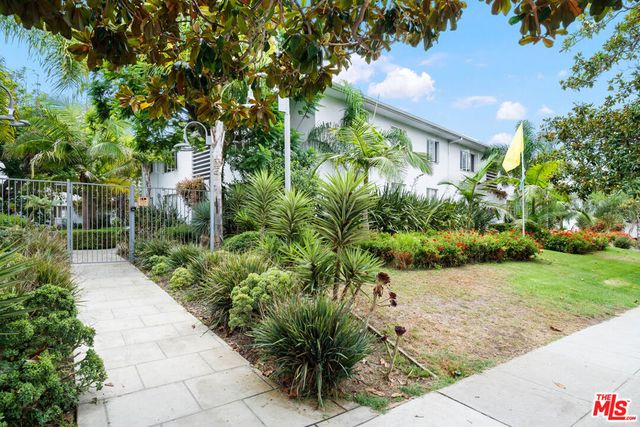 130 San Vicente Boulevard, Santa Monica, CA 90402