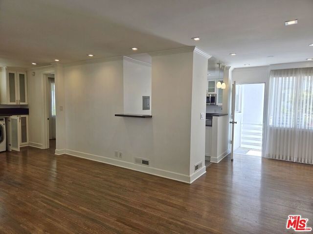 130 San Vicente Boulevard, Santa Monica, CA 90402