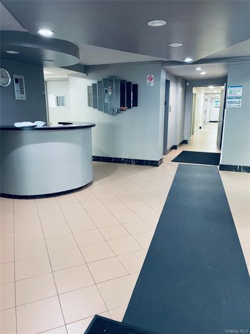 147-48 Roosevelt Avenue 2G, Flushing, NY 11354