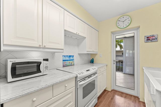 930 Osceola Drive 9, Boca Raton, FL 33432