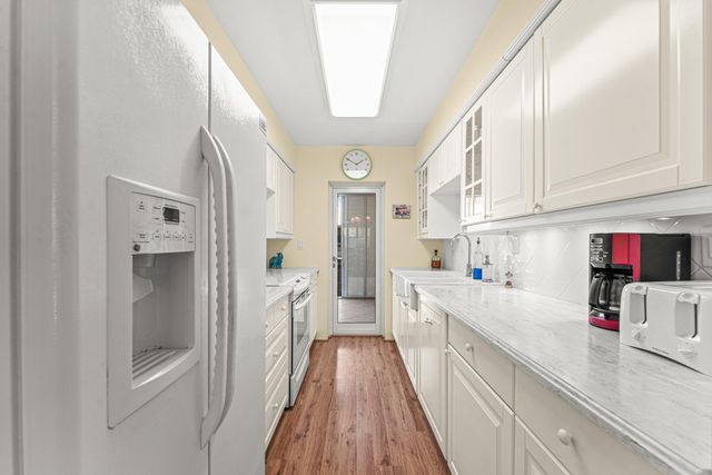 930 Osceola Drive 9, Boca Raton, FL 33432