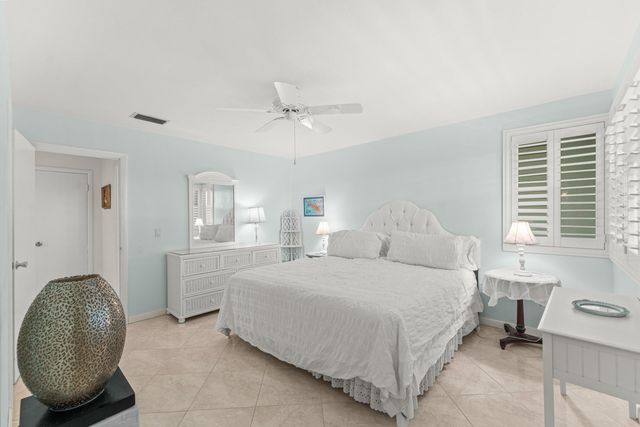 930 Osceola Drive 9, Boca Raton, FL 33432