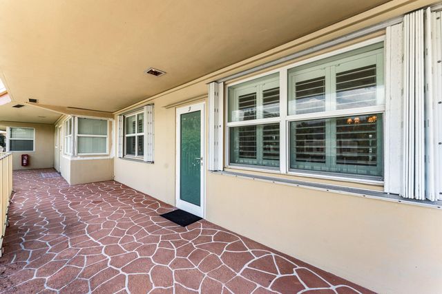 930 Osceola Drive 9, Boca Raton, FL 33432