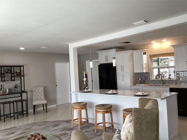 13725 BERMUDA DRIVE, Seminole, FL 33776