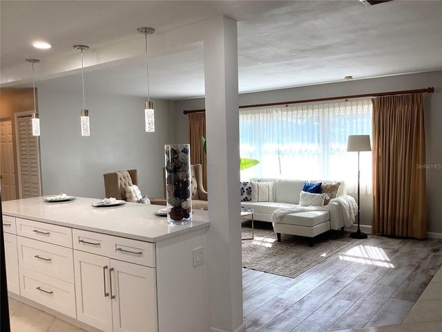 13725 BERMUDA DRIVE, Seminole, FL 33776