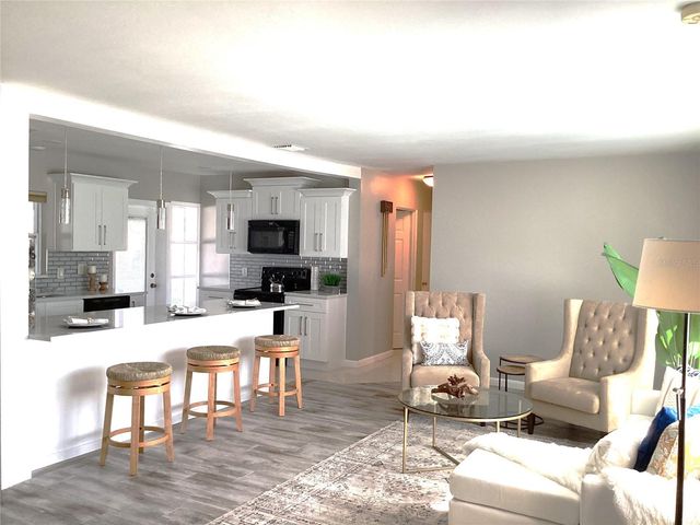 13725 BERMUDA DRIVE, Seminole, FL 33776