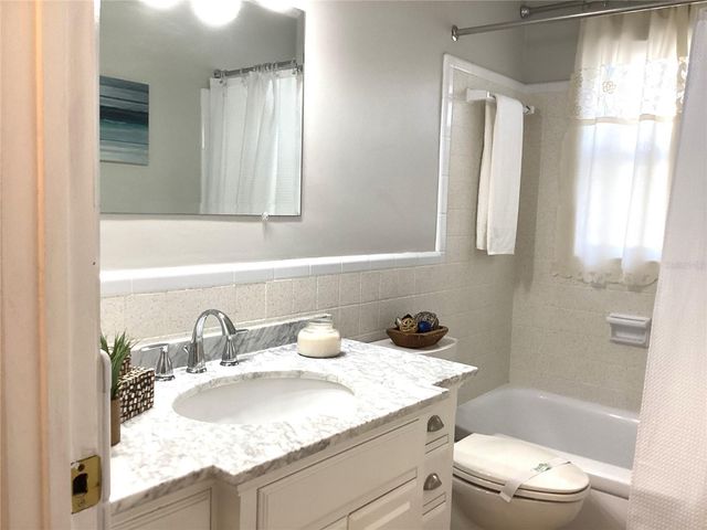 13725 BERMUDA DRIVE, Seminole, FL 33776