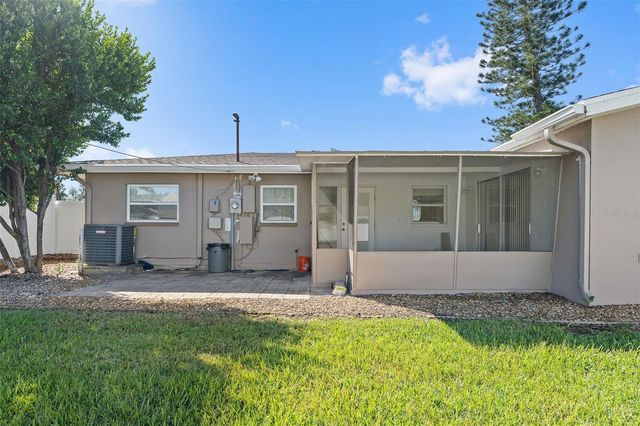 13725 BERMUDA DRIVE, Seminole, FL 33776