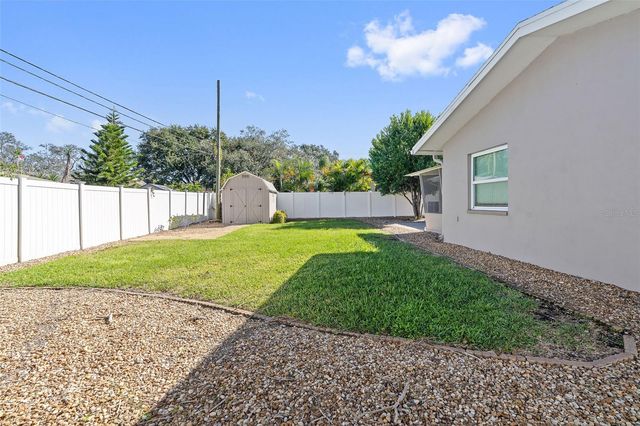 13725 BERMUDA DRIVE, Seminole, FL 33776